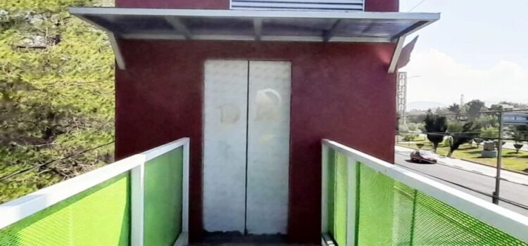 Sentencian a hombre que usó un mazo para dañar un elevador recién instalado del Tuzobús