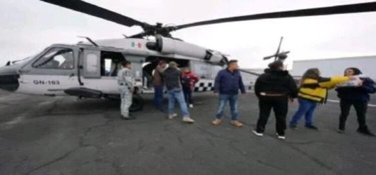 Rentan helicóptero para llevar víveres a damnificados de Joquela, Hidalgo