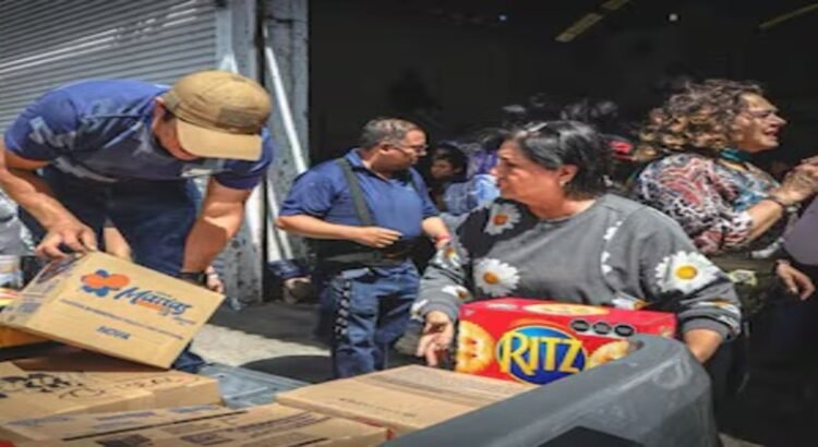 Taxistas organizan colecta de víveres para damnificados de Hidalgo y Veracruz