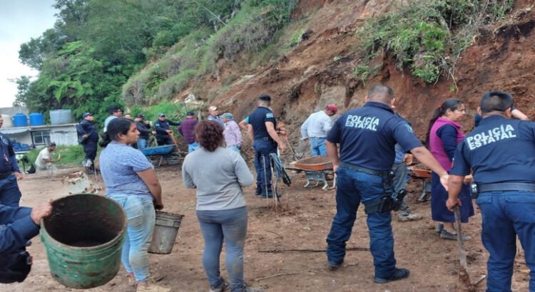 Deslave sepulta 10 viviendas en Tenango de Doria, Hidalgo
