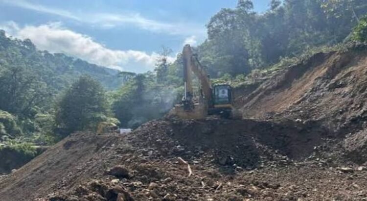 En 15 días de emergencia, retiran 307 mil metros cúbicos de derrumbes en carreteras en Hidalgo En 15 días de emergencia, retiran 307 mil metros cúbicos de derrumbes en carreteras en Hidalgo