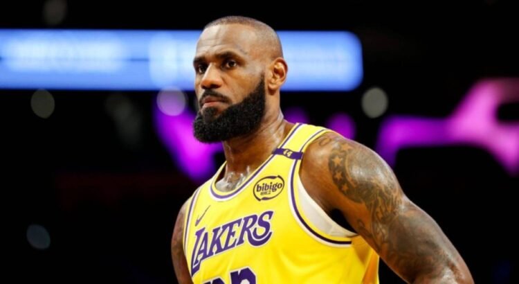 LeBron James se perderá el arranque de temporada con los Lakers por ciática