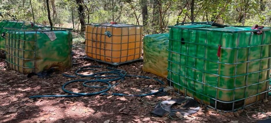 Detectan con drones centro clandestino de almacenamiento de combustible en Hidalgo