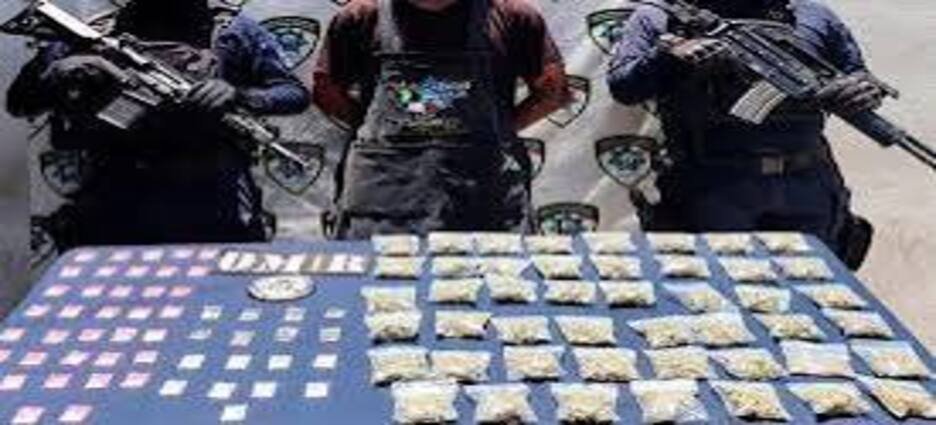 Arrestan en Hidalgo a dos presuntos narcomenudistas; uno fue detenido mientras vendía sustancias