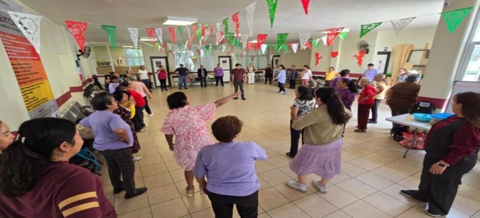Personas mayores celebran las Fiestas Patrias en centros gerontológicos de Hidalgo